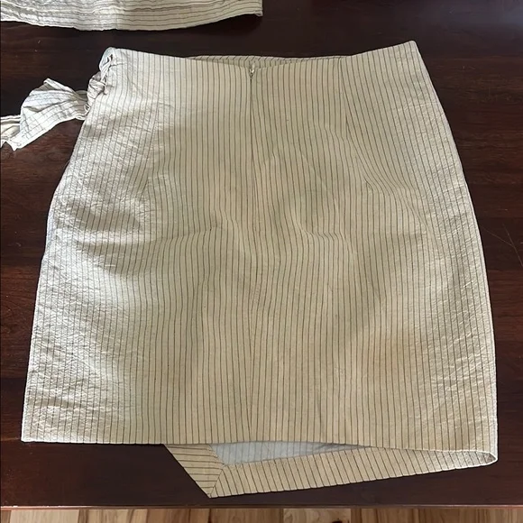 Zara Beige Striped Crop Top - Picture 5 of 6